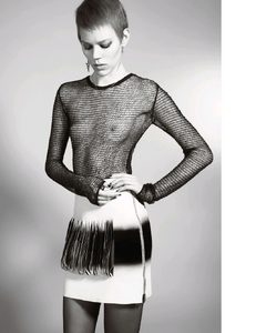 Androgyne_Luchford_Vogue_Paris_May_2015_13.thumb.png.4c6a854b0a7d4929fe8319a1897667f6.png