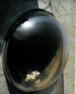 Bubble_Watson_Vogue_Italia_January_1990_01.thumb.png.5a7496cc728bac351a79dd93b277279c.png
