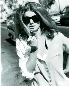 Demarchelier_Vogue_Italia_January_1990_04.thumb.png.38c3cf354cdf098d37681b9252fb74d7.png