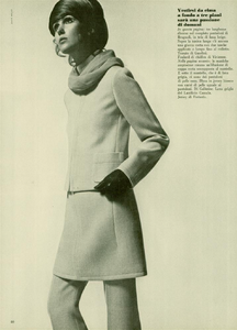 Firenze_Bailey_Vogue_Italia_July_August_1969_03.thumb.png.bff4cbecd136b62cb0aebb0f55802db6.png