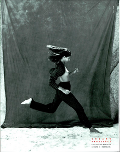 Lino_Kirk_Vogue_Italia_April_1990_15.thumb.png.e5805aa541621a837f4f529c09e8ca35.png