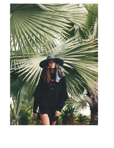 Luchford_UK_Vogue_March_2018_01.thumb.png.8d7b5a6decd38bd065fa3814f479c837.png