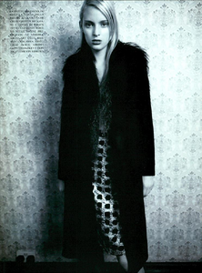 Luchford_Vogue_Italia_November_1996_04.thumb.png.76a8df1433b154356b0d168521a34d14.png