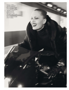Luchford_Vogue_Paris_November_2012_06.thumb.png.0386b052818dc610d6c48dd160a57494.png