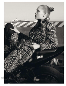 Luchford_Vogue_Paris_November_2012_10.thumb.png.5970f80f2fb3116c256644e7577c7386.png