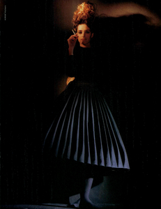 Nero_Watson_Vogue_Italia_January_1990_04.thumb.png.6ec4eadae8df95e720fa725d45748a93.png