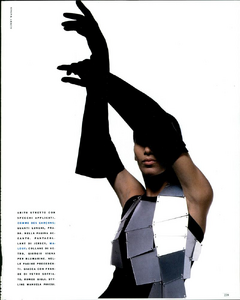 Riflessi_Watson_Vogue_Italia_April_1990_04.thumb.png.1660f4382338181ac2bc224d47133cca.png