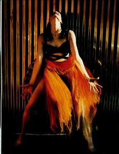 Vallhonrat_Vogue_Italia_April_1990_06.thumb.png.3654c40c46b12d32563f46567ff8efbf.png