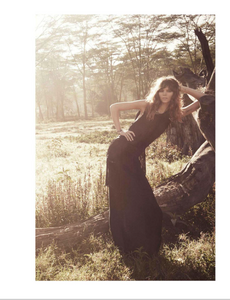 Vogue_Paris_-_Avril_2014-225.thumb.png.678241e6ce625eeaaf55880d8977176b.png