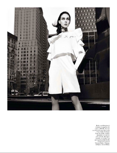 Vogue_Paris_Fevrier_2013-218.thumb.png.bf72be3a757ba3cbaebef837a9d1ce6a.png
