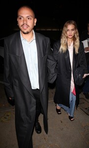 ashlee-simpson-and-evan-ross-at-craig-s-in-west-hollywood-04-26-2022-1.jpg