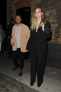 ashlee-simpson-leaving-chiltern-firehouse-in-london-06-29-2022-6.jpg