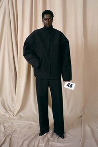 balenciaga-couture-fw21-paris44.thumb.jpg.18c706c47e883e44a1586418ca607fb4.jpg