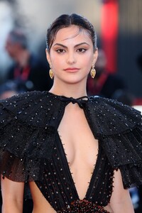 camila-mendes-bones-and-all-red-carpet-in-venice-09-02-2022-12.jpg