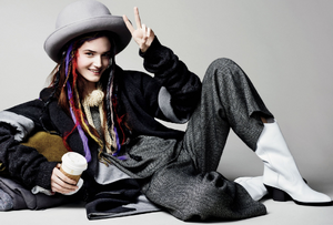 carly-moore-by-horst-diekgerdes-for-elle-us-september-2014-6.thumb.png.5965ff18ecc9f5a74ee54da3ec25c74f.png