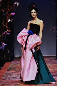 christian-lacroix-spring-1999-couture-10.thumb.jpg.328bd13e1eac392cf6a2037ee7d3b1da.jpg