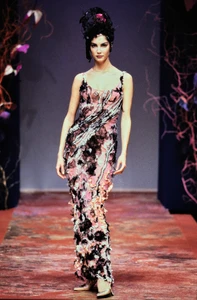 christian-lacroix-spring-1999-couture-7.thumb.jpg.e3f267ee47a5c1e4d771f61c8446cb38.jpg