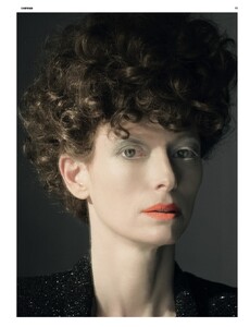 tilda-swinton2.thumb.jpg.3e7b22f5d36848e69e01c85c22339b8d.jpg