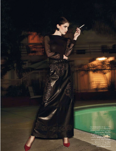 vogue-paris-2012-avril-212.thumb.png.cac96e019e02b896fc154116e5533f0b.png