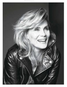 vogue-paris-2012-mai-165.thumb.png.5f8d3ef9a5a4d05aa533209e225d4c66.png