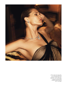 vogue-paris-juin-juillet-2012-215.thumb.png.48ff4a3443fbf441a63abdd661959d99.png