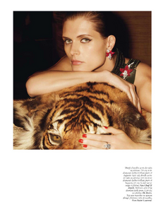 vogue-paris-juin-juillet-2012-217.thumb.png.4f1e825a0ecce5d06f838ec293c00f88.png