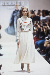 367119487_Hermes1989WomenRTW97.thumb.jpg.6db1f46a10cedd5a2c954eef671fccf5.jpg