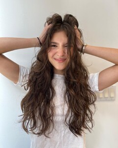 mia ortiz via callycuts hair (1).jpg