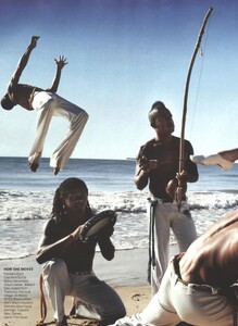 Brazilian_Testino_US_Vogue_July_2012_05.thumb.jpg.1fee1be1dc3f287afe005e89fc758457.jpg