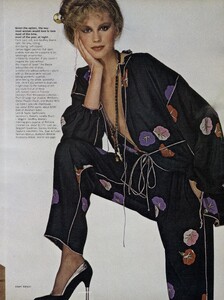 Fashion_Watson_US_Vogue_December_1977_06.thumb.jpg.a82dc8ea3106822ce014dd42d69a2735.jpg