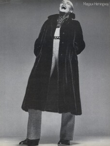 Fur_Avedon_US_Vogue_October_1976_08.thumb.jpg.ba605e00518dab72f49ec1b35da21b01.jpg