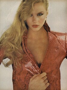 Good_US_Vogue_January_1979_10.thumb.jpg.0338c5f1da7efed6d78d691024938325.jpg