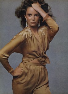 JS_Avedon_US_Vogue_February_1979_01.thumb.jpg.b2aff9678dd4edc6c8c86a907da9c708.jpg