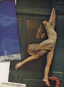 Unbeat_Blanch_US_Vogue_January_1979_08.thumb.jpg.b3594ac05e0e1ab3725af9d5811b7f50.jpg