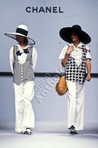 chanel_ws89_81_FashionAnthology.thumb.jpg.70353c2c40ad3340a3266fcfd880dc87.jpg