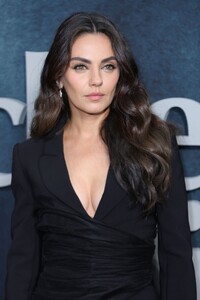 mila-kunis-luckiest-girl-alive-premiere-in-new-york-city-09-29-2022-9.jpg