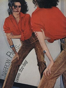 von_Wangenheim_Watson_US_Vogue_January_1977_04.thumb.jpg.60dc63923fca112d7d8f64c06b2a0b89.jpg