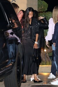 zoe-saldana-at-nobu-in-malibu-04-15-2022-2.thumb.jpg.45c0e6a25c6c57e4d210477917950225.jpg
