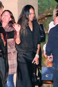 zoe-saldana-at-nobu-in-malibu-04-15-2022-3.thumb.jpg.07f2be07c2ab3d7971c74dc18e4a810f.jpg