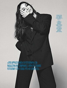 990785490_2022iMonicaBellucciStyleMagazine09.thumb.jpg.8e745757aa7594c68b269482da3a7d9c.jpg