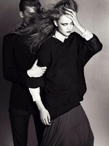frida-gustavsson-by-andreas-sjodin-for-elle-sweden-september-2010-01.thumb.jpg.5c0ae38d41408fc555cd0f4bb87ddcbf.jpg