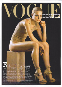04791_jessica_vogueparis0407_122_576lo.thumb.jpg.1df6f5ae2ed59825b66c8b80694c7324.jpg
