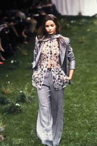 1923579331_EmanuelUngaro1999WomenRTW18.thumb.jpg.705bdd5bc834d000acbf9a1795d4805a.jpg