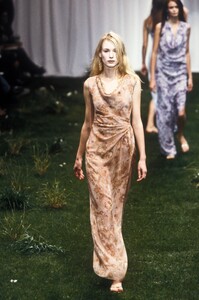 1970667724_EmanuelUngaro1999WomenRTW46.thumb.jpg.a357f1c1d09e357365c085aaa729746e.jpg