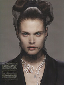 2007-10-vogue-fr-mb-4_orig.thumb.jpg.5fe826ab545b3f272882711d85351629.jpg
