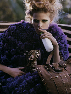 31805_VogueFra_March07_LaraStone_MarkSegal003_123_254lo.thumb.jpg.348f98c8b31fac490234d3b9ebacef5a.jpg
