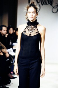 Colette-Dinnigan-FW-2000-12.thumb.jpg.25500b3b66c66dadd4e9016f7b42f6f2.jpg