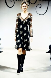 Colette-Dinnigan-FW-2000-4.thumb.jpg.1868dc6b979f827945b2219cb984bb75.jpg