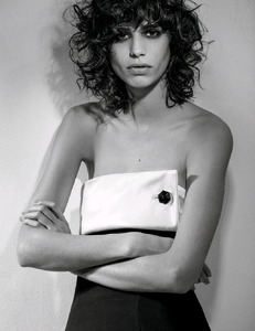 Femme_Schorr_Vogue_Paris_May_2015_04.thumb.png.5e75475c0d952e933dc07a7736fb3f52.png