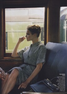 Leibovitz_US_Vogue_February_2010_06.thumb.jpg.c81e029e456d5738760326d3c680d52f.jpg